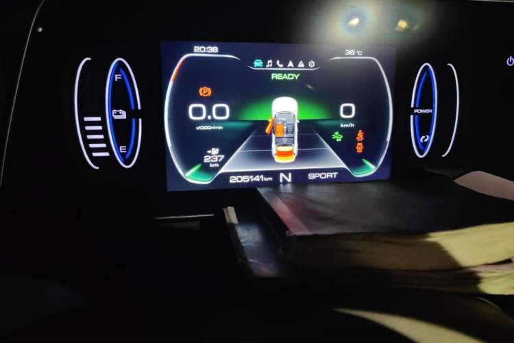 Used ORA Good Cat 2021 400km Standard Range Venus Edition Lithium-Ion Battery Odometer Close Up