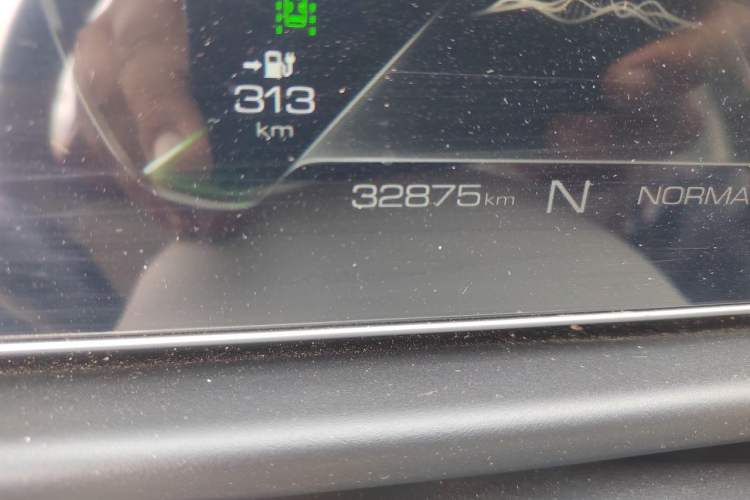 Used ORA Good Cat 2021 400km Standard Range Athena Edition Lithium-Ion Battery Odometer Close Up