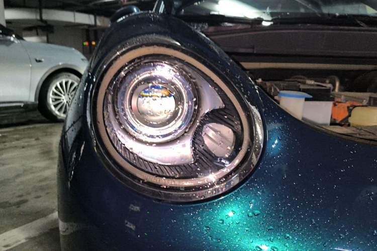 Used ORA Good Cat 2021 400km Standard Range Venus Edition Lithium-Ion Battery Right Front Headlight
