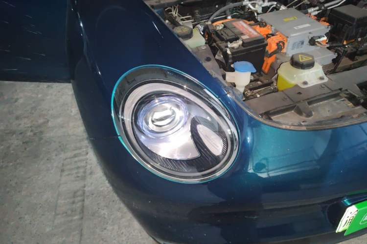 Used ORA Good Cat 2021 400km Standard Range Venus Edition Lithium-Ion Battery Right Front Headlight