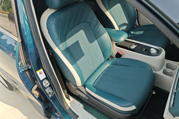 Used ORA Good Cat 2021 400km Standard Range Venus Edition Lithium-Ion Battery Right Front Seat