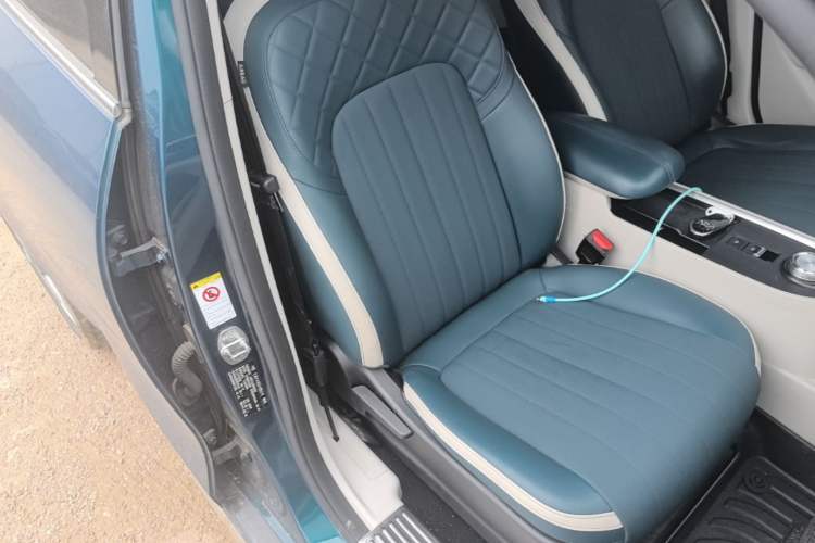 Used ORA Good Cat 2021 400km Standard Range Athena Edition Lithium-Ion Battery Right Front Seat