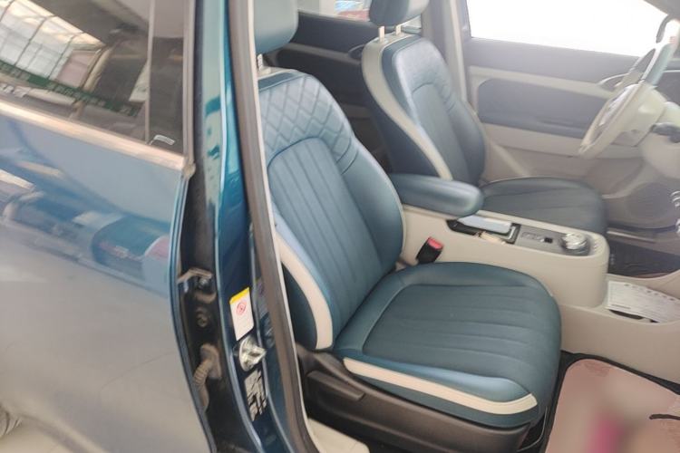 Used ORA Good Cat 2021 400km Standard Range Venus Edition Lithium-Ion Battery Right Front Seat