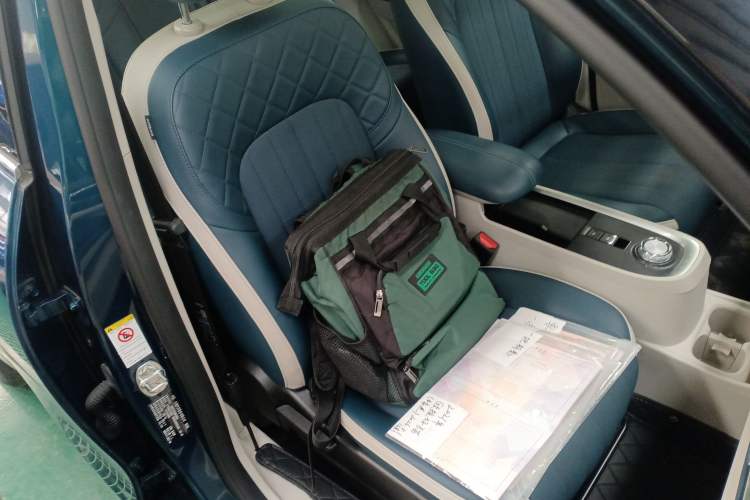 Used ORA Good Cat 2021 400km Standard Range Athena Edition Lithium-Ion Battery Right Front Seat