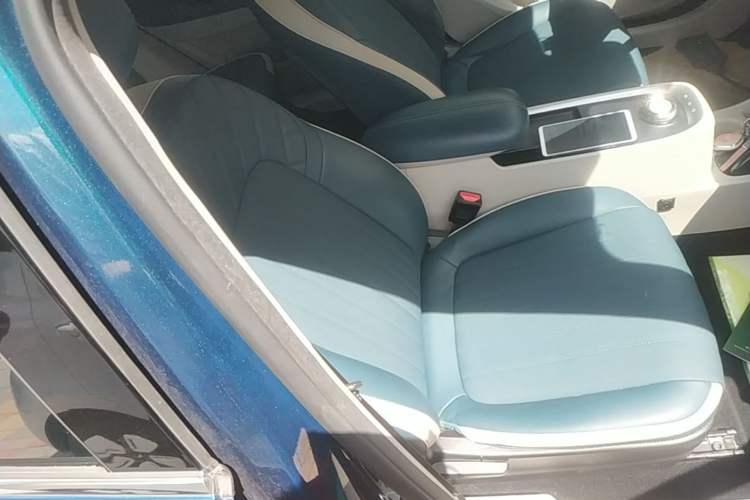 Used ORA Good Cat 2021 400km Standard Range Venus Edition Lithium-Ion Battery Right Front Seat