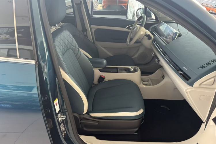 Used ORA Good Cat 2021 400km Standard Range Venus Edition Lithium-Ion Battery Right Front Seat