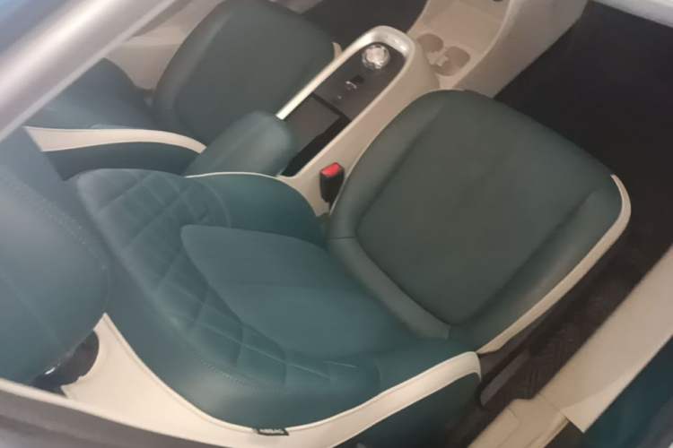 Used ORA Good Cat 2021 400km Standard Range Athena Edition Lithium-Ion Battery Right Front Seat