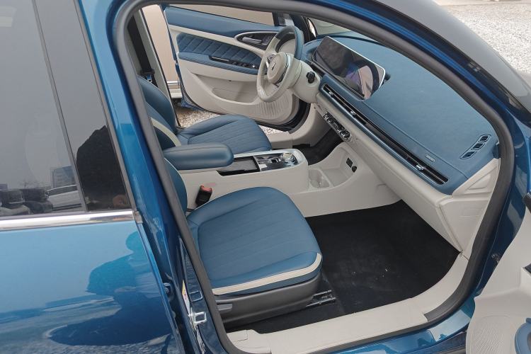 Used ORA Good Cat 2021 400km Standard Range Venus Edition Lithium-Ion Battery Right Front Seat