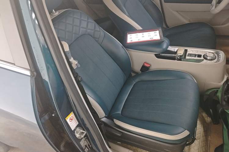 Used ORA Good Cat 2021 400km Standard Range Athena Edition Lithium-Ion Battery Right Front Seat