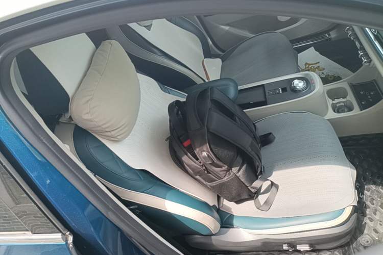 Used ORA Good Cat 2021 400km Standard Range Venus Edition Lithium-Ion Battery Right Front Seat