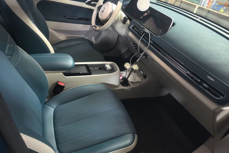 Used ORA Good Cat 2021 400km Standard Range Venus Edition Lithium-Ion Battery Right Front Seat