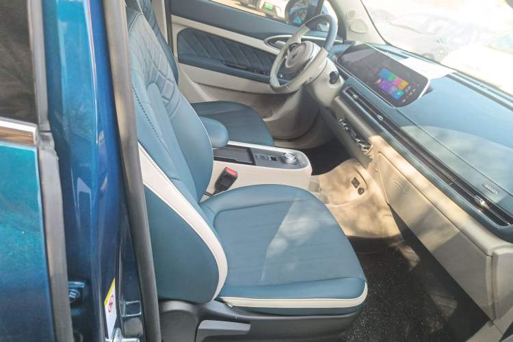 Used ORA Good Cat 2021 400km Standard Range Venus Edition Lithium Iron Phosphate Right Front Seat