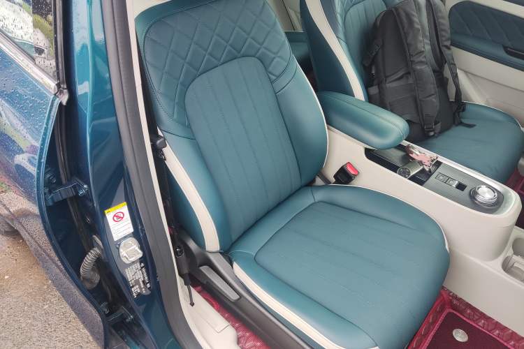Used ORA Good Cat 2021 500km Long-Range Poseidon Edition Lithium-Ion Battery Right Front Seat