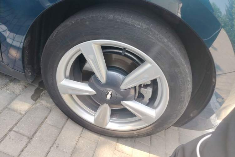 Used ORA Good Cat 2021 400km Standard Range Athena Edition Lithium Iron Phosphate Right Front Wheel Hub