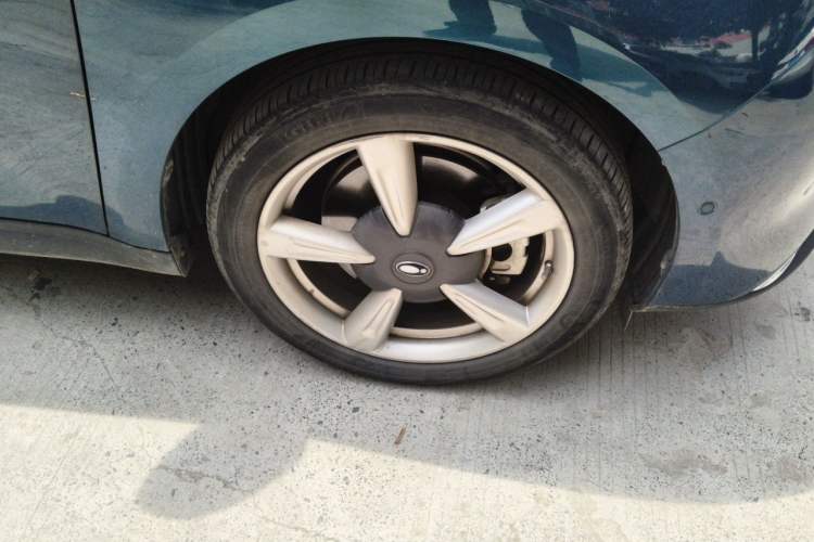 Used ORA Good Cat 2021 400km Standard Range Athena Edition Lithium-Ion Battery Right Front Wheel Hub