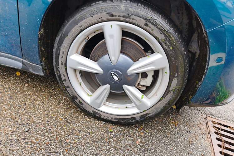Used ORA Good Cat 2021 400km Standard Range Athena Edition Lithium Iron Phosphate Right Front Wheel Hub