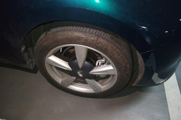 Used ORA Good Cat 2021 400km Standard Range Athena Edition Lithium-Ion Battery Right Front Wheel Hub