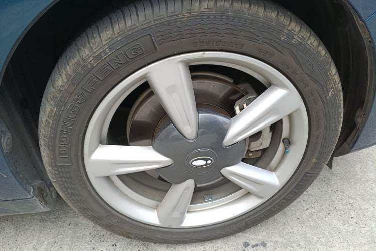 Used ORA Good Cat 2021 400km Standard Range Athena Edition Lithium-Ion Battery Right Front Wheel Hub