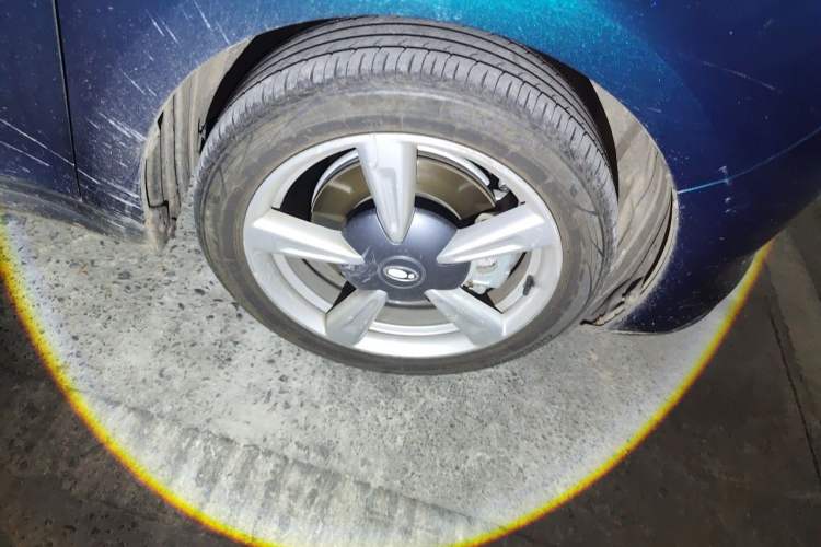 Used ORA Good Cat 2021 400km Standard Range Venus Edition Lithium-Ion Battery Right Front Wheel Hub
