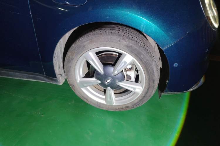 Used ORA Good Cat 2021 400km Standard Range Athena Edition Lithium Iron Phosphate Right Front Wheel Hub