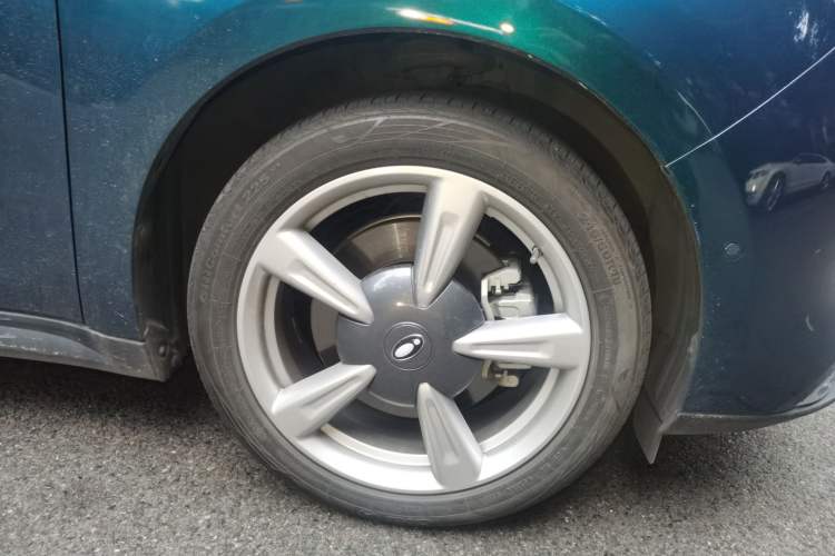 Used ORA Good Cat 2021 400km Standard Range Athena Edition Lithium Iron Phosphate Right Front Wheel Hub