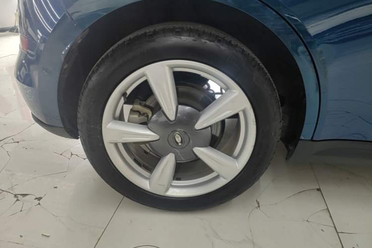 Used ORA Good Cat 2021 400km Standard Range Athena Edition Lithium-Ion Battery Right Rear Wheel Hub