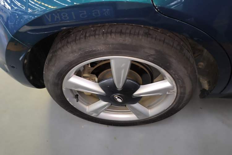 Used ORA Good Cat 2021 400km Standard Range Athena Edition Lithium-Ion Battery Right Rear Wheel Hub
