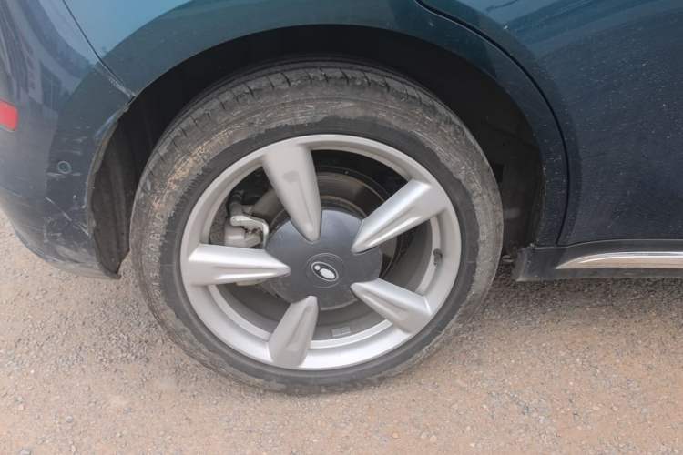 Used ORA Good Cat 2021 400km Standard Range Athena Edition Lithium-Ion Battery Right Rear Wheel Hub