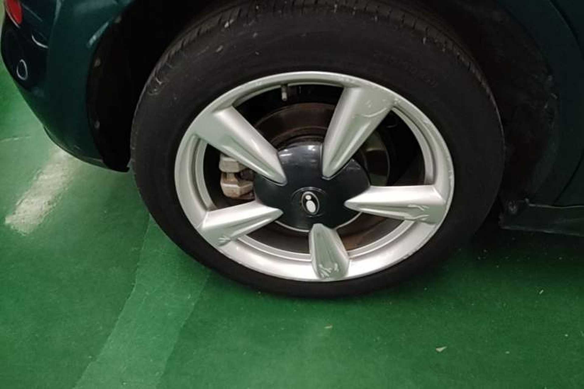 Used ORA Good Cat 2021 400km Standard Range Venus Edition Lithium-Ion Battery Right Rear Wheel Hub