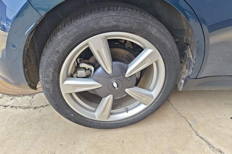 Used ORA Good Cat 2021 400km Standard Range Athena Edition Lithium Iron Phosphate Right Rear Wheel Hub