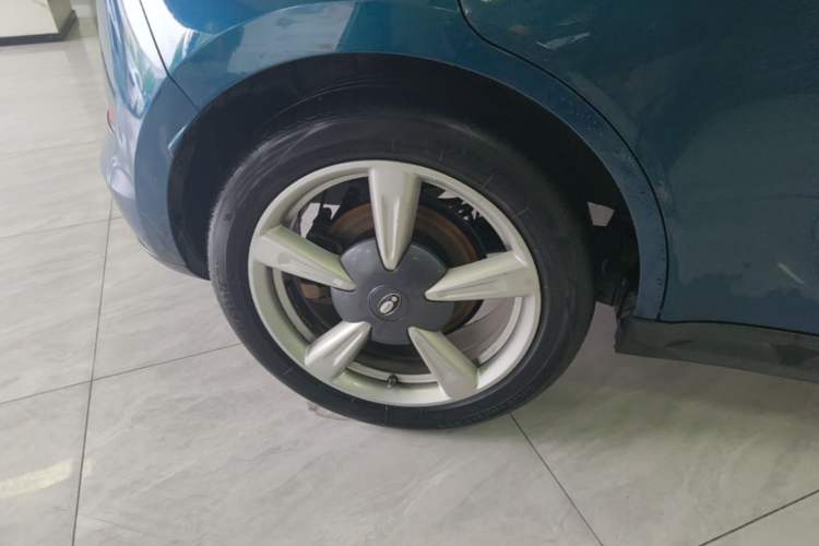 Used ORA Good Cat 2021 400km Standard Range Venus Edition Lithium-Ion Battery Right Rear Wheel Hub