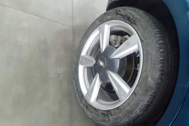 Used ORA Good Cat 2021 400km Standard Range Venus Edition Lithium-Ion Battery Right Rear Wheel Hub