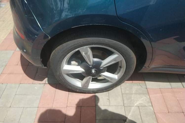 Used ORA Good Cat 2021 400km Standard Range Venus Edition Lithium-Ion Battery Right Rear Wheel Hub