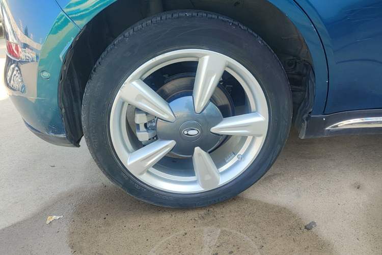 Used ORA Good Cat 2021 400km Standard Range Athena Edition Lithium-Ion Battery Right Rear Wheel Hub