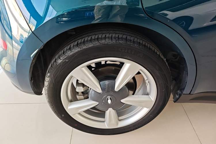 Used ORA Good Cat 2021 400km Standard Range Venus Edition Lithium-Ion Battery Right Rear Wheel Hub