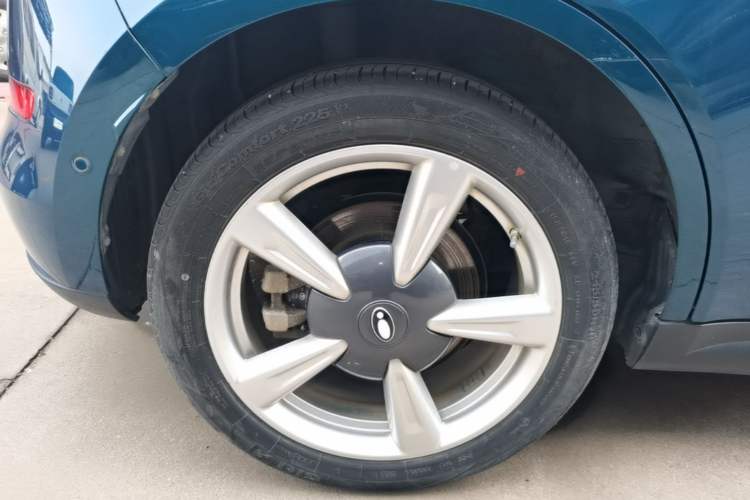Used ORA Good Cat 2021 400km Standard Range Athena Edition Lithium Iron Phosphate Right Rear Wheel Hub
