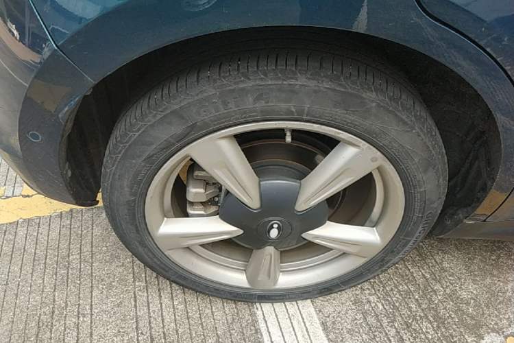 Used ORA Good Cat 2021 400km Standard Range Athena Edition Lithium Iron Phosphate Right Rear Wheel Hub