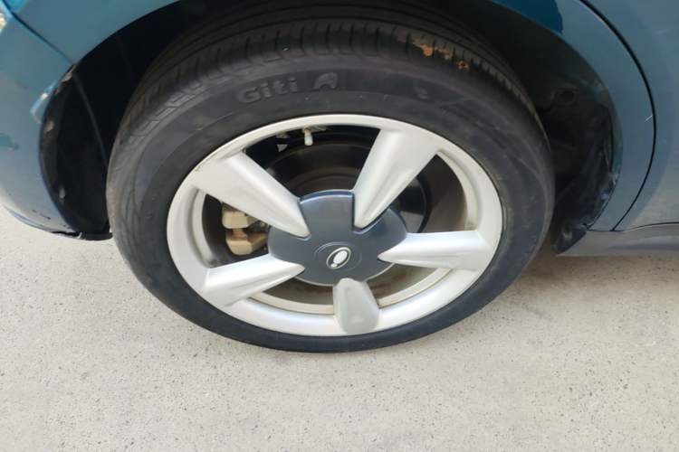 Used ORA Good Cat 2021 400km Standard Range Athena Edition Lithium-Ion Battery Right Rear Wheel Hub