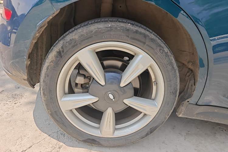 Used ORA Good Cat 2021 400km Standard Range Venus Edition Lithium-Ion Battery Right Rear Wheel Hub