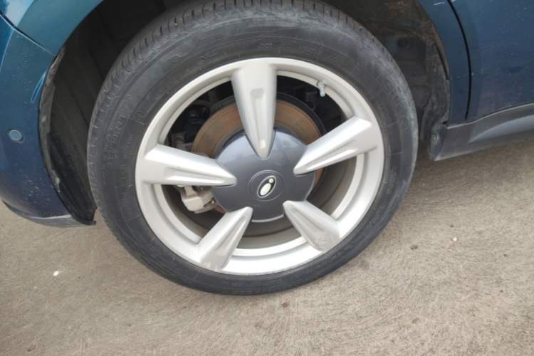 Used ORA Good Cat 2021 400km Standard Range Athena Edition Lithium-Ion Battery Right Rear Wheel Hub