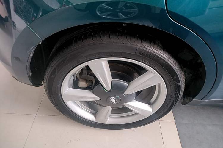 Used ORA Good Cat 2021 400km Standard Range Athena Edition Lithium-Ion Battery Right Rear Wheel Hub
