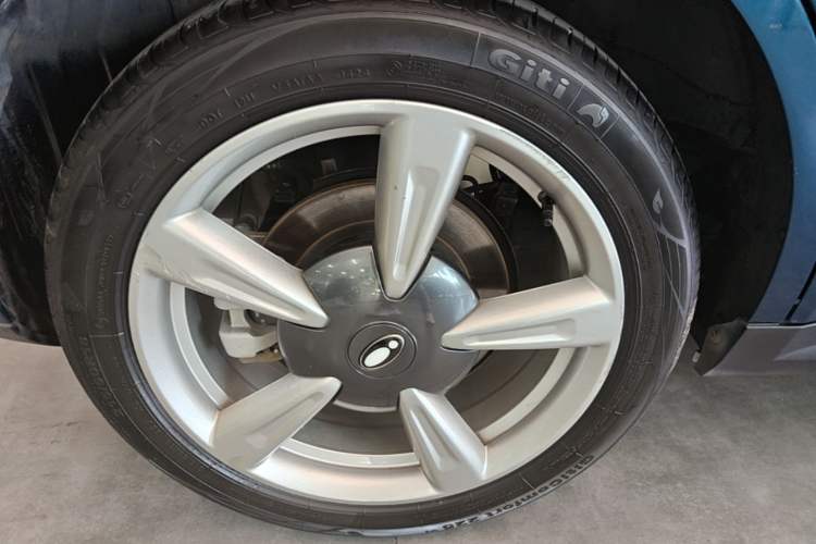 Used ORA Good Cat 2021 400km Standard Range Venus Edition Lithium-Ion Battery Right Rear Wheel Hub