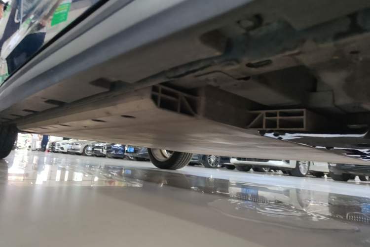 Used ORA Good Cat 2021 400km Standard Range Venus Edition Lithium-Ion Battery Right Side Sill