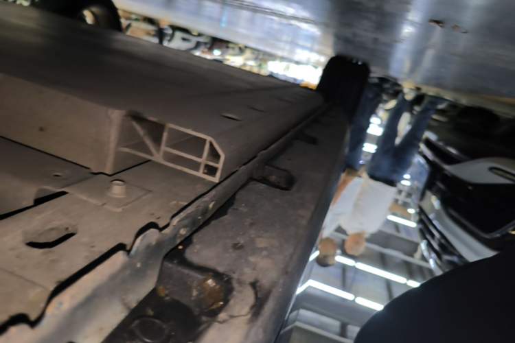 Used ORA Good Cat 2021 400km Standard Range Athena Edition Lithium-Ion Battery Right Side Sill