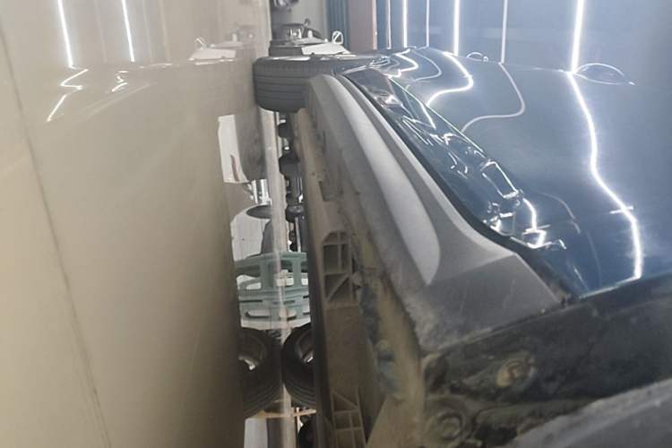 Used ORA Good Cat 2021 400km Standard Range Venus Edition Lithium-Ion Battery Right Side Sill