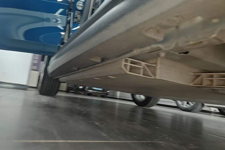 Used ORA Good Cat 2021 400km Standard Range Athena Edition Lithium-Ion Battery Right Side Sill