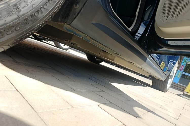 Used ORA Good Cat 2021 400km Standard Range Athena Edition Lithium Iron Phosphate Right Side Sill