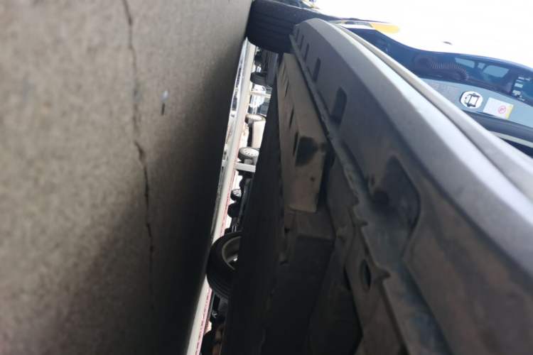 Used ORA Good Cat 2021 400km Standard Range Athena Edition Lithium Iron Phosphate Right Side Sill