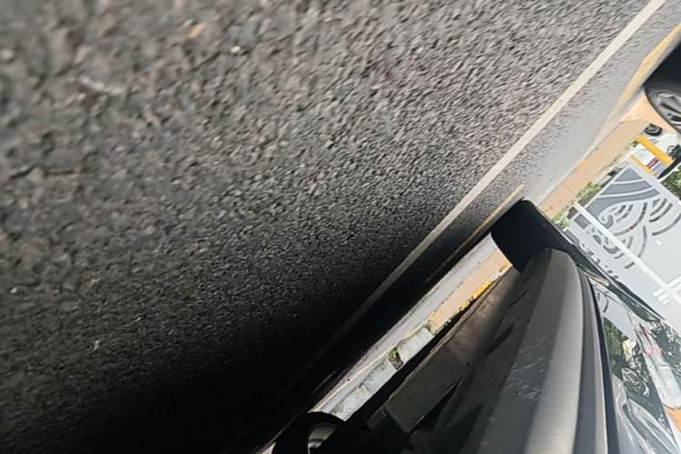Used ORA Good Cat 2021 400km Standard Range Venus Edition Lithium Iron Phosphate Right Side Sill