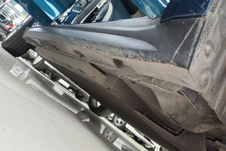 Used ORA Good Cat 2021 400km Standard Range Athena Edition Lithium Iron Phosphate Right Side Sill